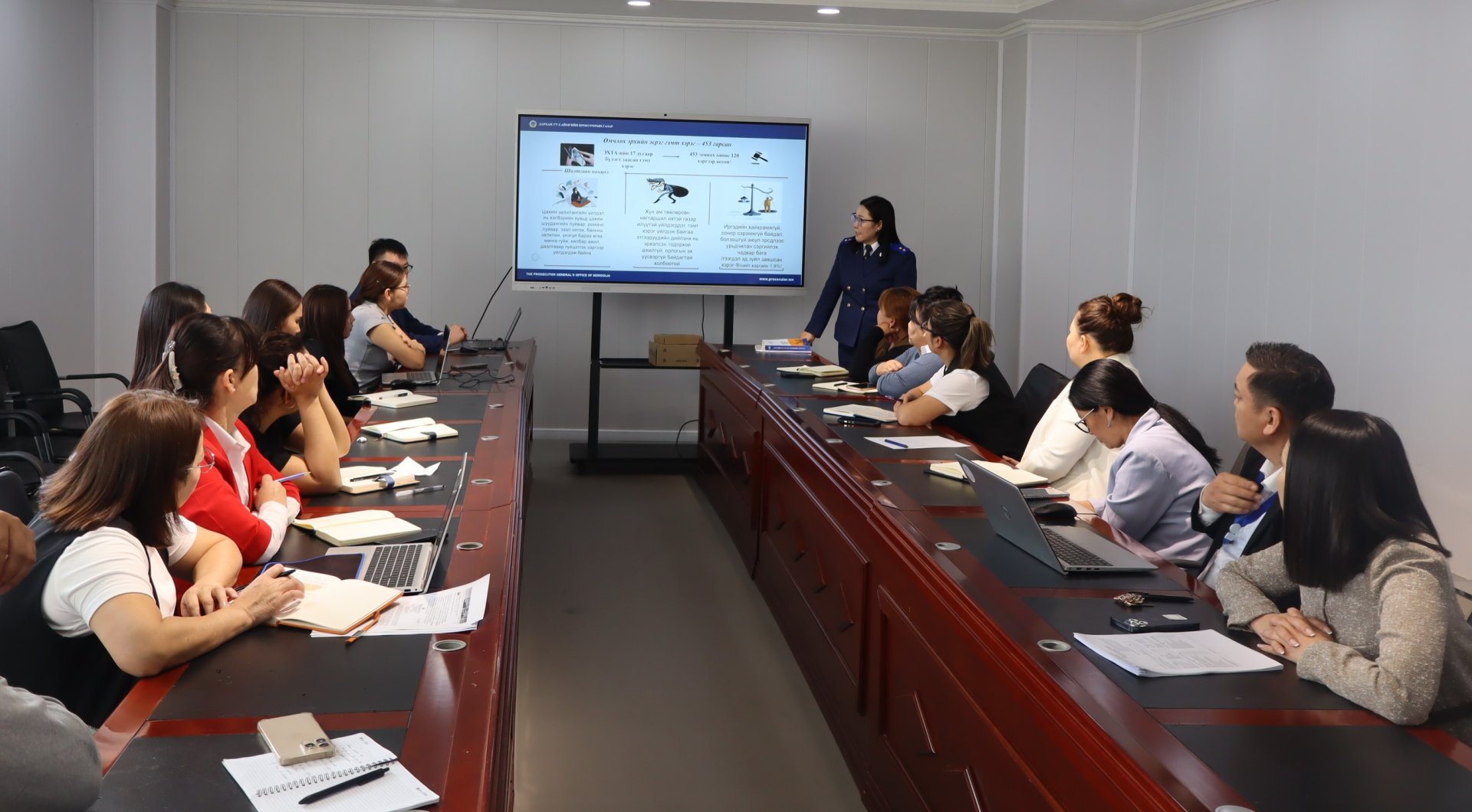 ГЭМТ ХЭРЭГ ЗӨРЧЛӨӨС УРЬДЧИЛАН СЭРГИЙЛЭХ СУРГАЛТЫГ СУМДАД ЗОХИОН БАЙГУУЛЛАА